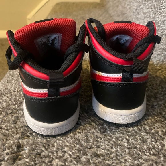 Jordan 1 - Picture 2 of 6